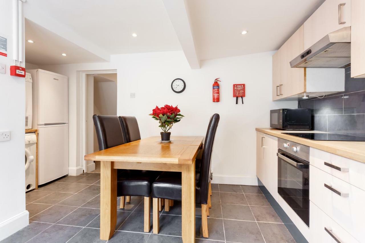 Gorgeous Town Centre Apt With Courtyard Garden Bournemouth Exterior foto